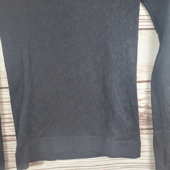 Lululemon Womens Size 4 Black Rest Less Textured Floral Long Sleeve Pullover  #5 - Picture 4 of 11